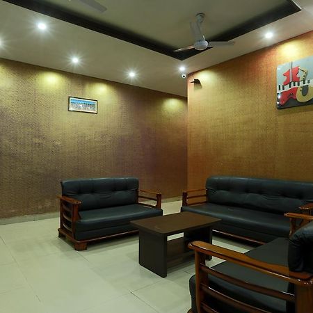Hotel Parshuram Guwahati Exteriör bild