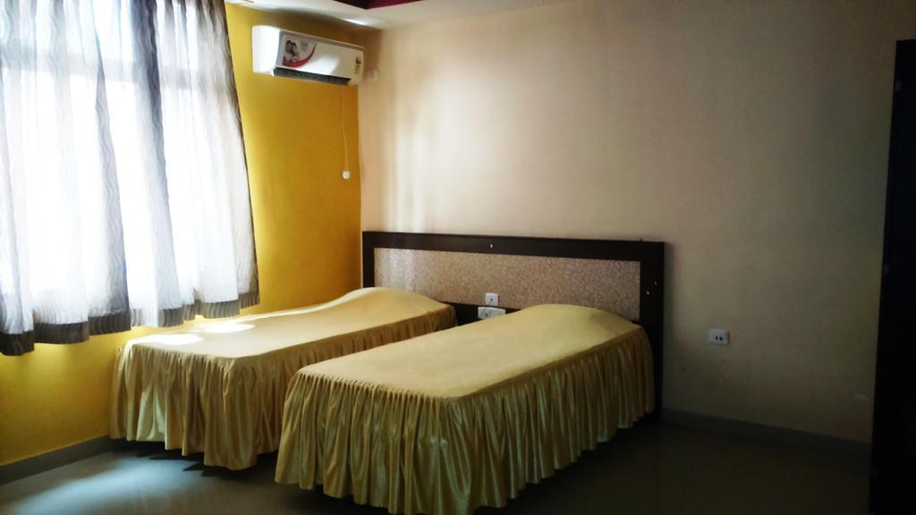 Hotel Parshuram Guwahati Exteriör bild