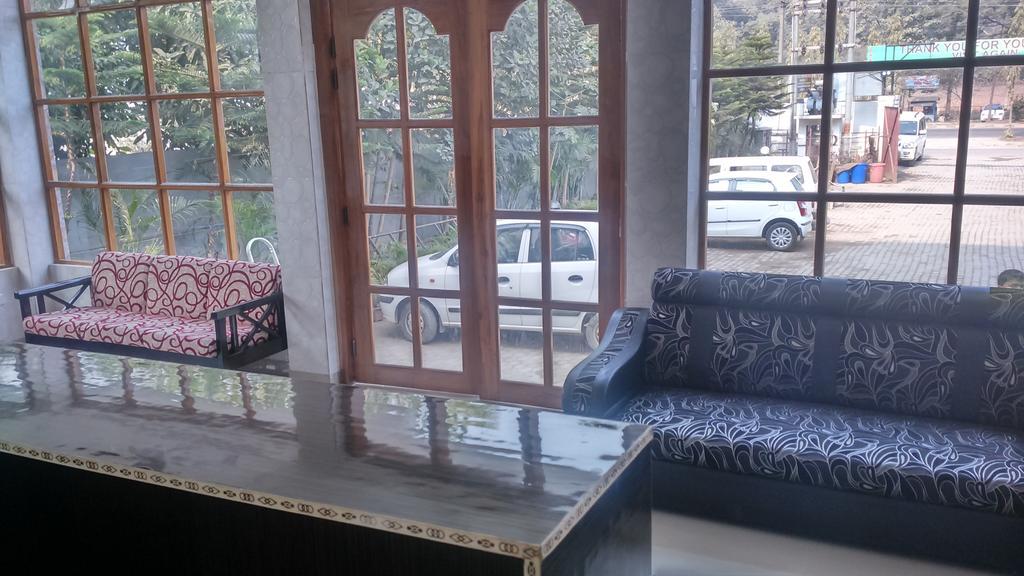 Hotel Parshuram Guwahati Exteriör bild