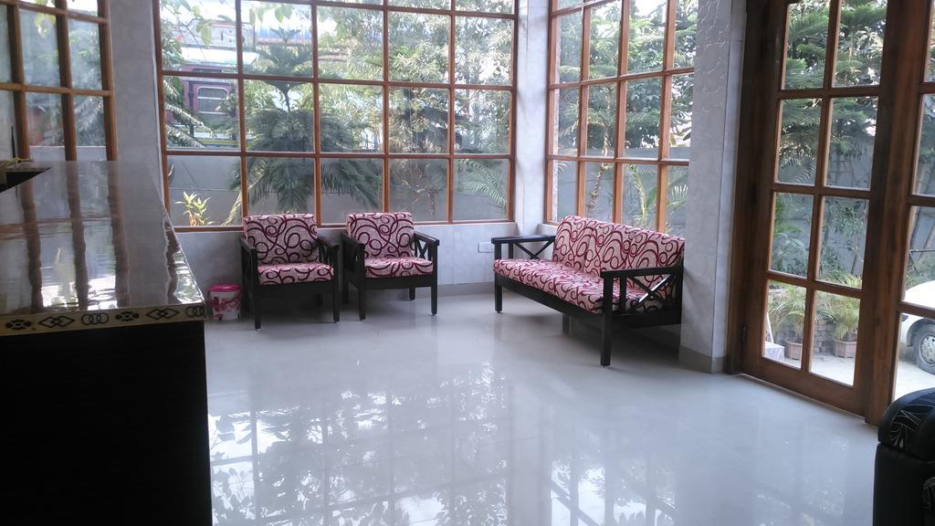 Hotel Parshuram Guwahati Exteriör bild
