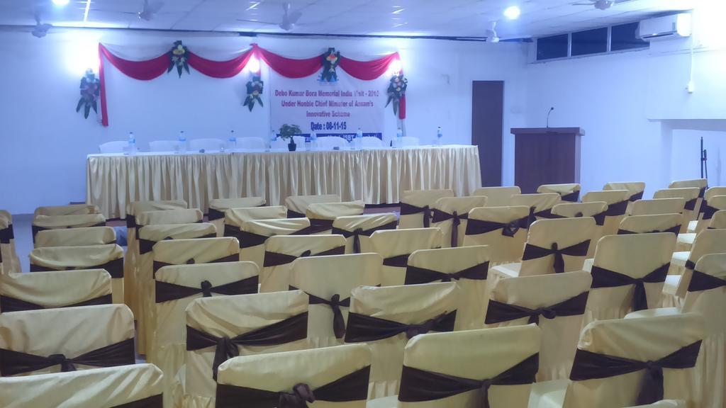 Hotel Parshuram Guwahati Exteriör bild