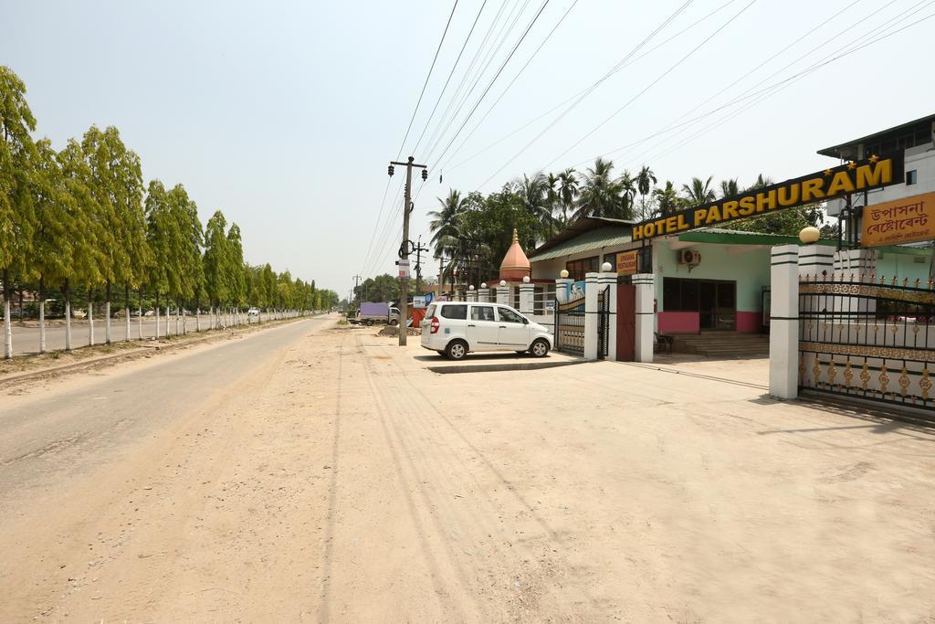 Hotel Parshuram Guwahati Exteriör bild