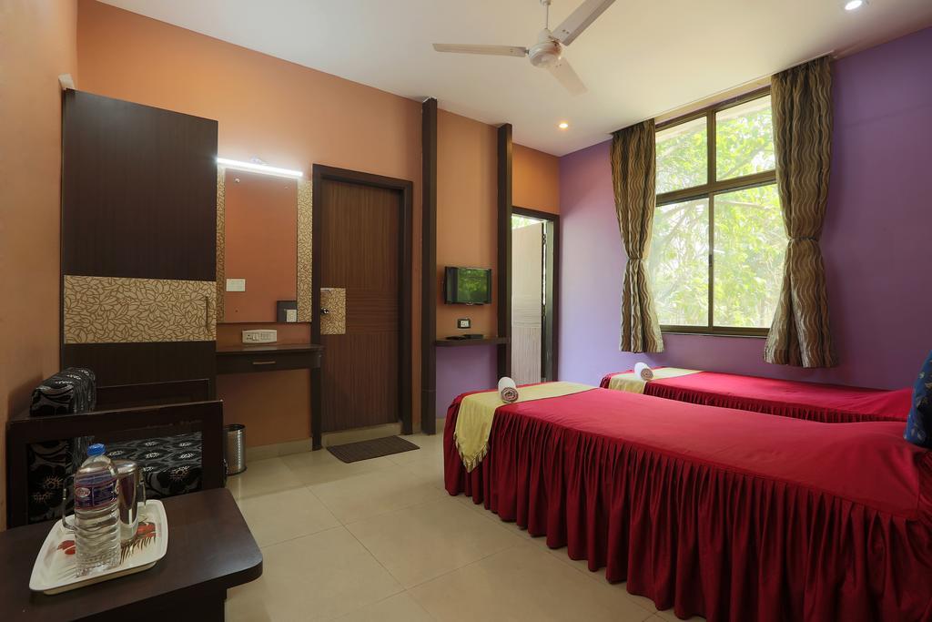 Hotel Parshuram Guwahati Exteriör bild