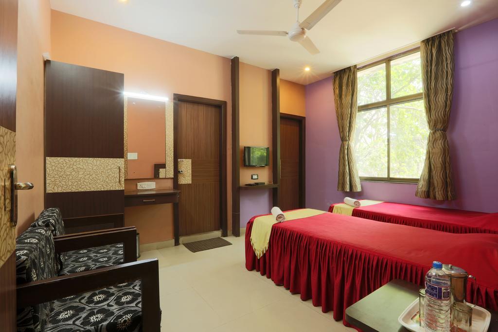 Hotel Parshuram Guwahati Exteriör bild