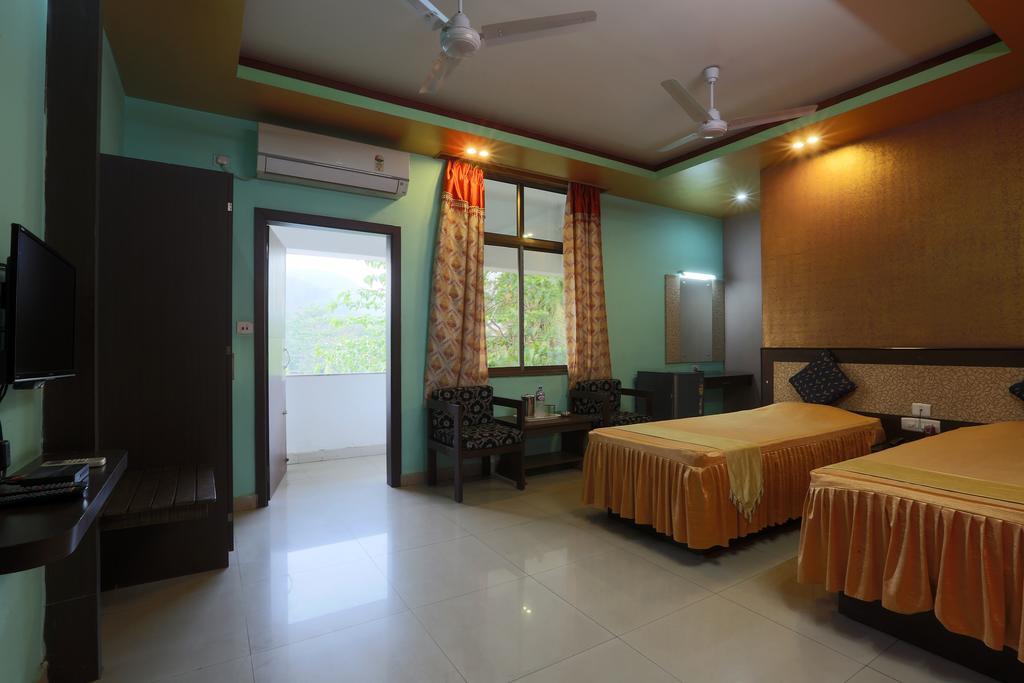 Hotel Parshuram Guwahati Exteriör bild