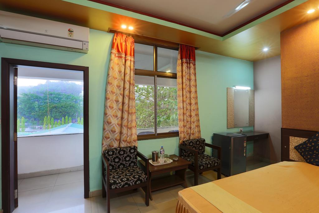 Hotel Parshuram Guwahati Exteriör bild