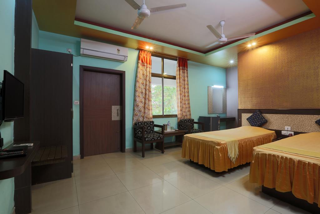 Hotel Parshuram Guwahati Exteriör bild