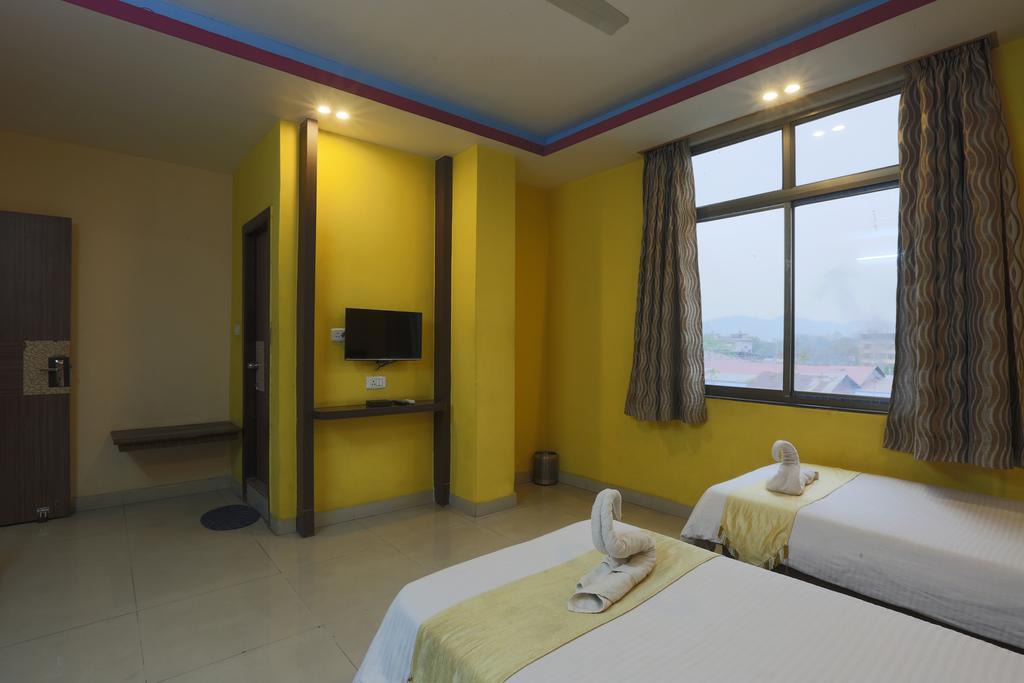 Hotel Parshuram Guwahati Exteriör bild
